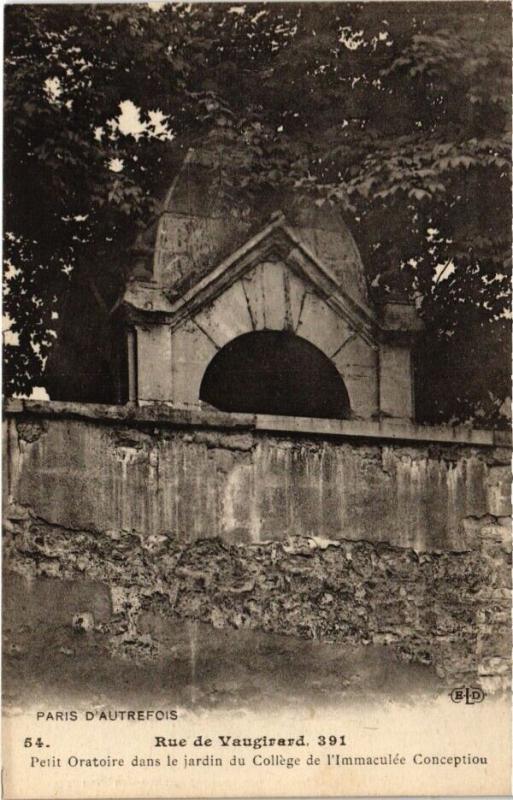 Carte postale ancienne Rue de Vaugirard - Petit Oratoire dans le Jardin du Collège de l'Immaculée Conception à Paris 15e
