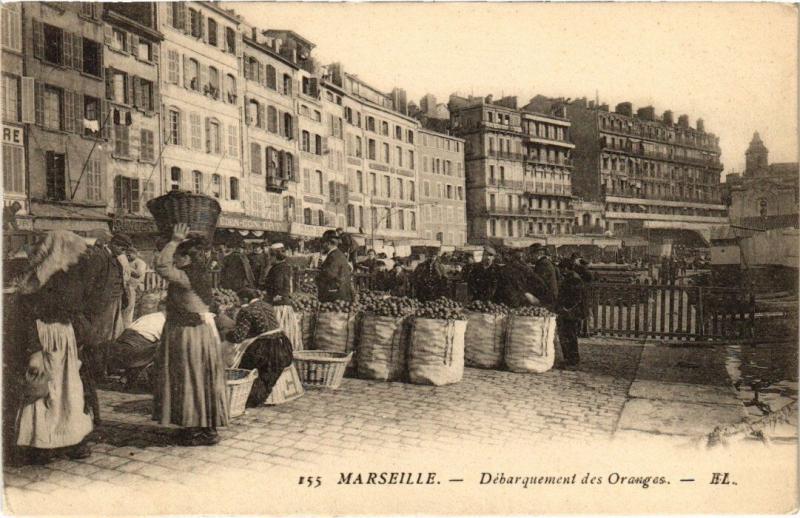 Carte postale ancienne Marseille - Débarquement des Oranges à Marseille
