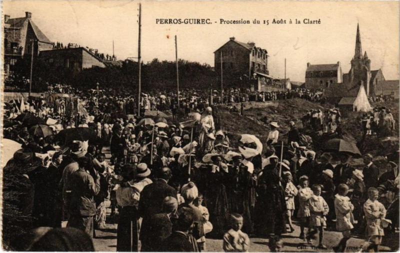 Carte postale ancienne Perros-Guirec-Procession du 15 Aout a La Clarte à Perros-Guirec