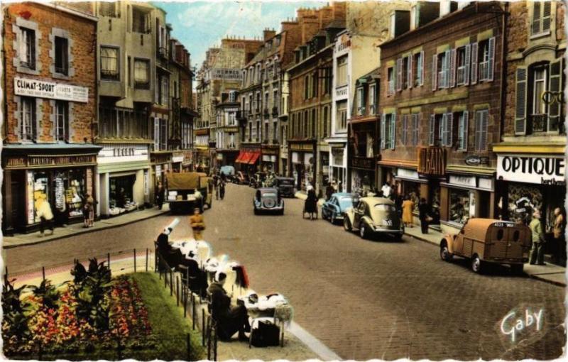 Carte postale ancienne Saint-Brieuc - Rue Saint-Guillames à Saint-Brieuc