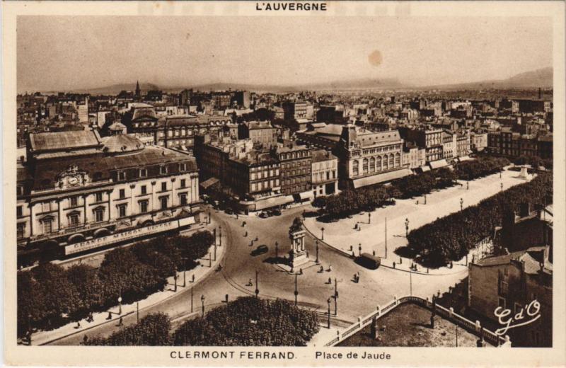 Carte postale ancienne Clermont-Ferrand Place de Jaude à Clermont-Ferrand