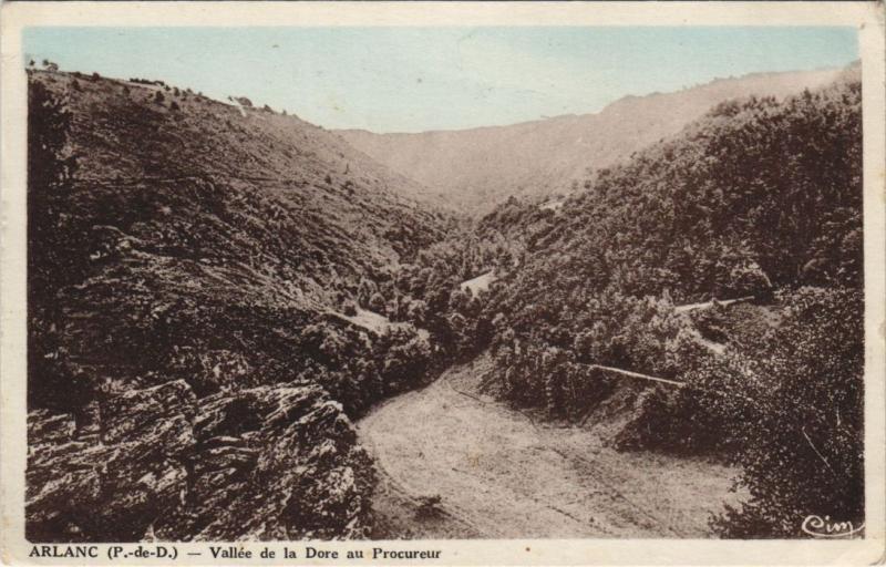 Carte postale ancienne Arlanc Vallee de la Dore au Procureur à Arlanc