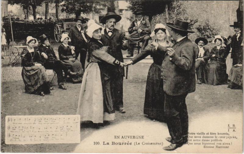 Carte postale ancienne La Bouree - Le Croisement - Folklore