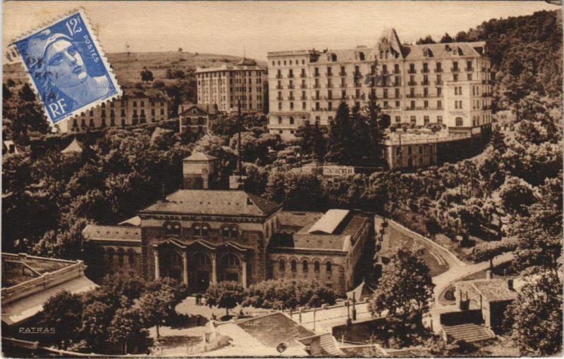 Carte postale ancienne Chatel-Guyon Les Grands Thermes