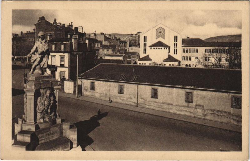 Carte postale ancienne Clermont-Ferrand Pensionnat Godefroy-de-Bouillon à Clermont-Ferrand