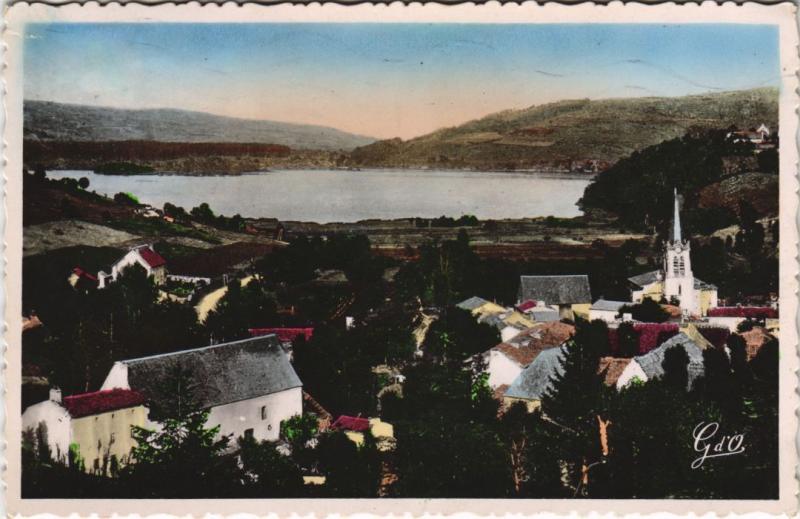 Carte postale ancienne Aydat Lac et Village à Aydat