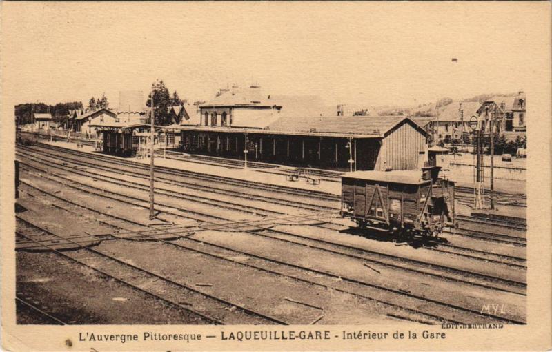Carte postale ancienne Laqueuille Laqueuille-Gare - Interieur de la Gare à Laqueuille
