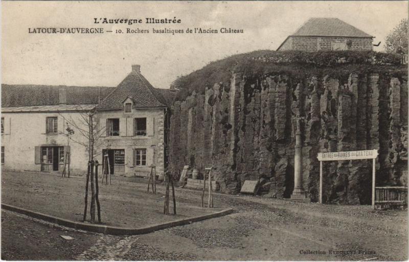 Carte postale ancienne La Tour-d'Auvergne Rochers Basaltiques de l'Ancien Chateau à La Tour-d'Auvergne