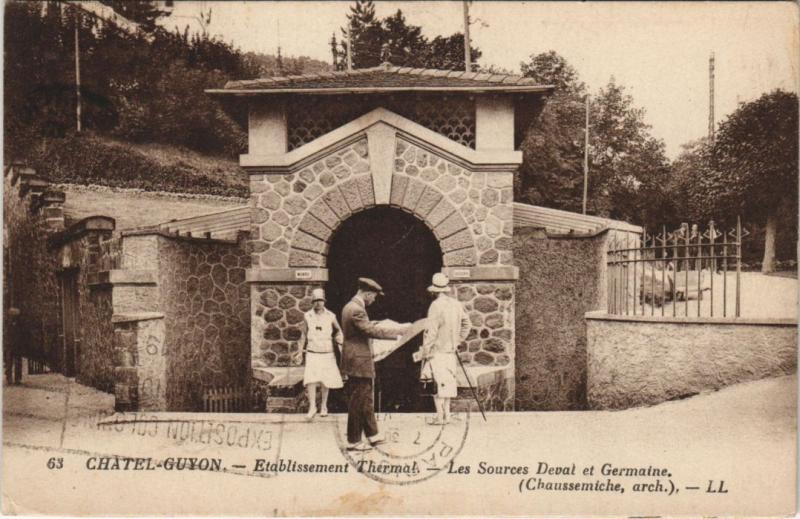 Carte postale ancienne Chatel-Guyon Les Sources Deval et Germaine