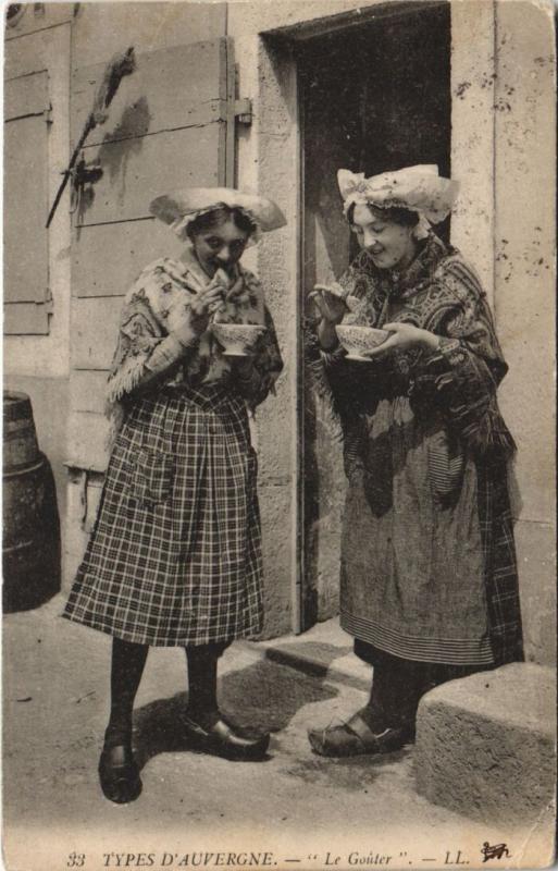 Carte postale ancienne Types d'Auvergne - Le Gouter