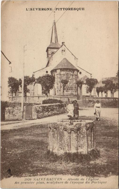 Carte postale ancienne Saint-Sauves-d'Auvergne Abside de l'Eglise à Saint-Sauves-d'Auvergne