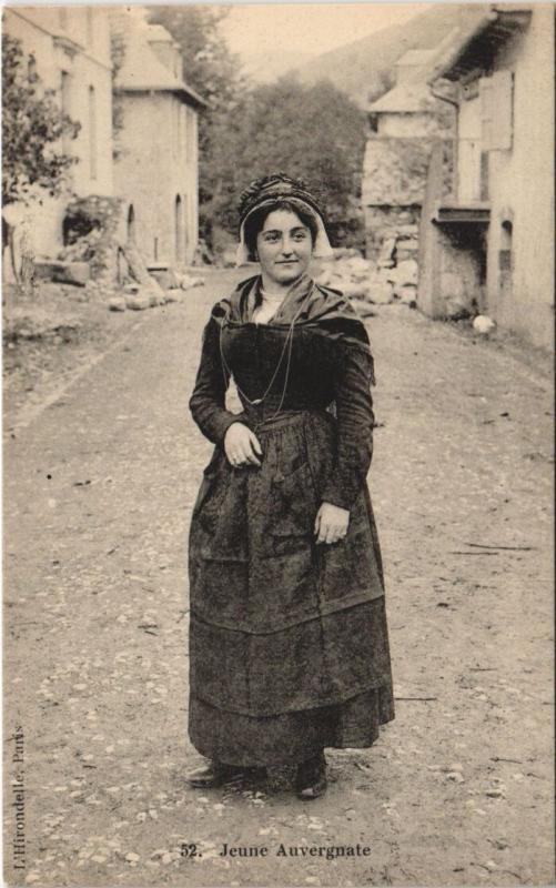 Carte postale ancienne Jeune Auvergnate