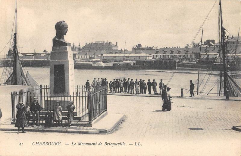 Carte postale ancienne Cherbourg - Le Monument De Bricqueville