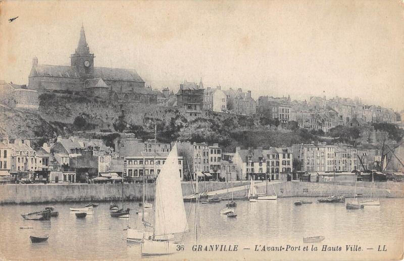 Carte postale ancienne Granville - L'Avant Port Et La Haute Ville à Granville