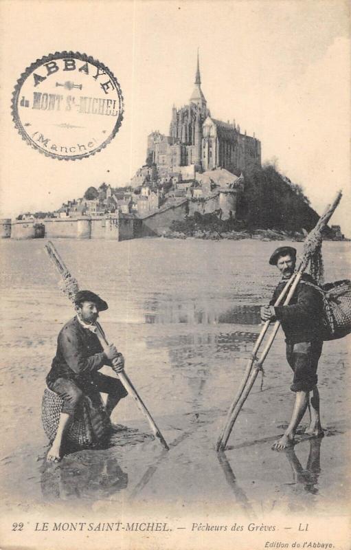 Carte postale ancienne Le Mont Saint Michel - Pecheurs Des Greves au Mont-Saint-Michel