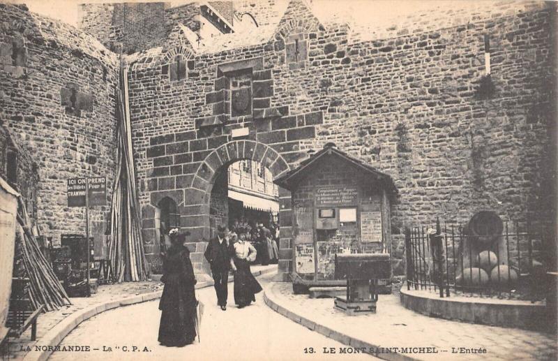 Carte postale ancienne Le Mont Saint Michel - L'Entree au Mont-Saint-Michel