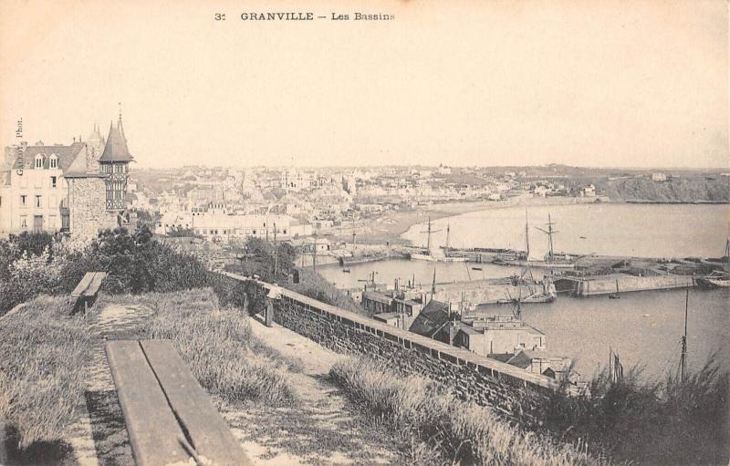 Carte postale ancienne Granville - Les Bassins à Granville