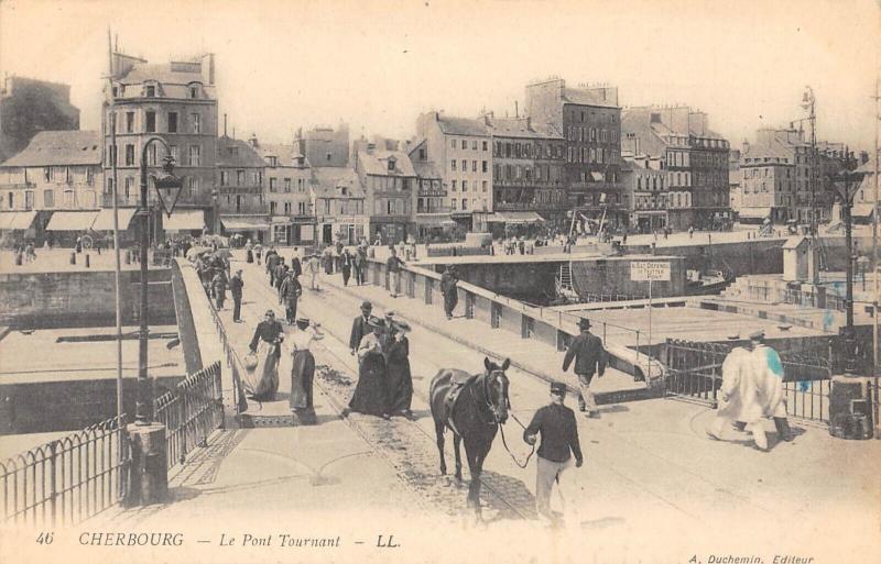 Carte postale ancienne Cherbourg - Le Pont Tournant