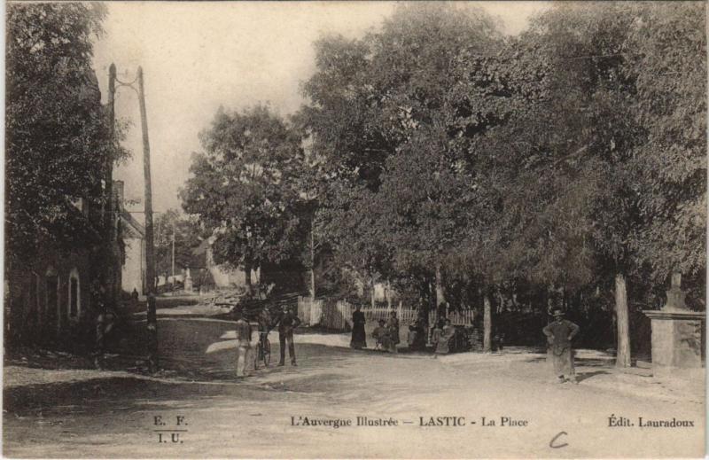 Carte postale ancienne Lastic La Place à Lastic