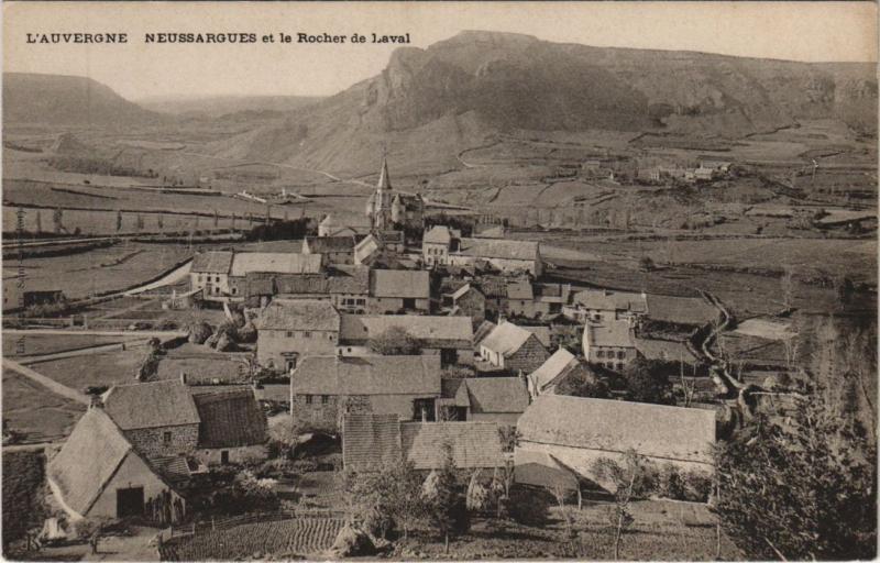 Carte postale ancienne Neussargues et le Rocher de Laval