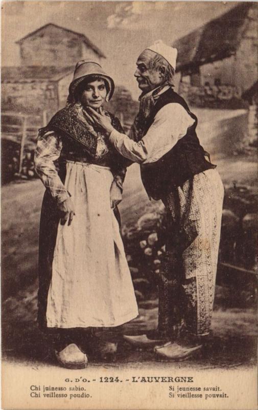 Carte postale ancienne L'Auvergne - Types