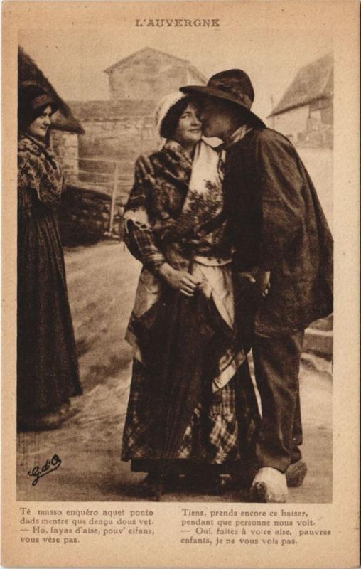 Carte postale ancienne L'Auvergne - Couple - Types