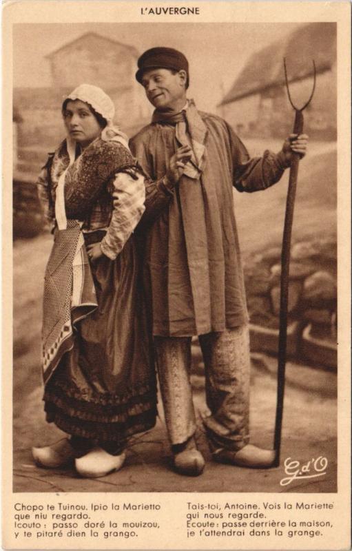 Carte postale ancienne L'Auvergne - Types