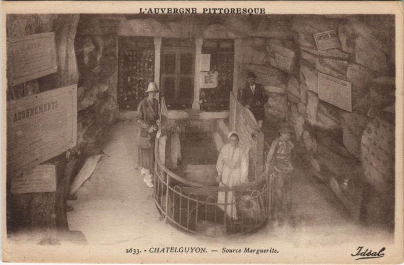 Carte postale ancienne Chatel-Guyon Source Marguerite