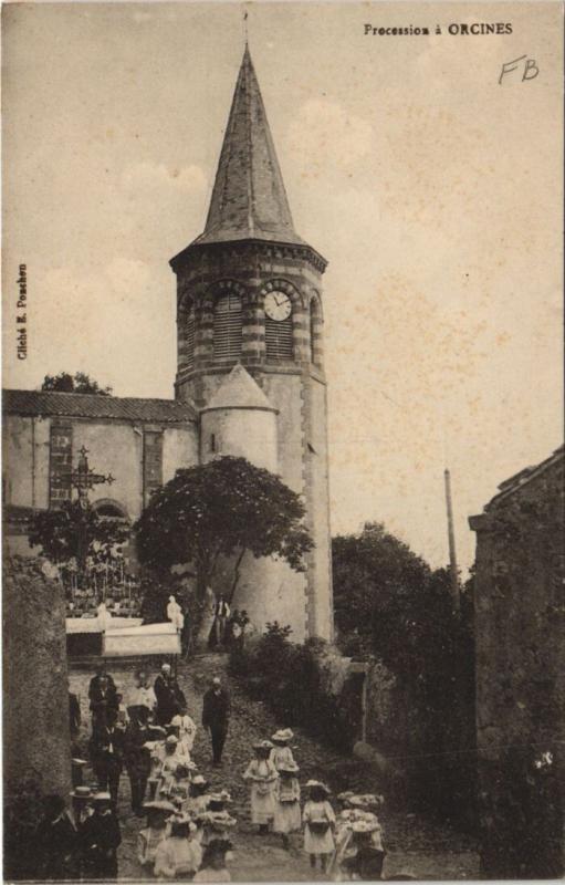 Carte postale ancienne Orcines Procession à Orcines