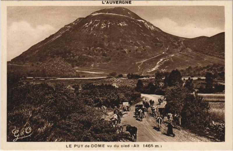 Carte postale ancienne Le Puy de Dome vu du Pied
