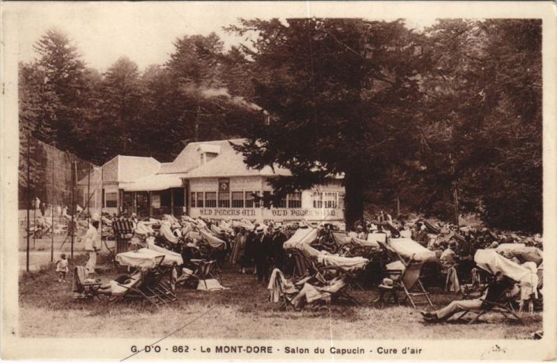 Carte postale ancienne Mont Dore Salon du Capucin à Mont-Dore