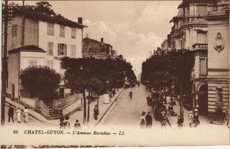 Carte postale ancienne Chatel-Guyon Avenue Baraduc