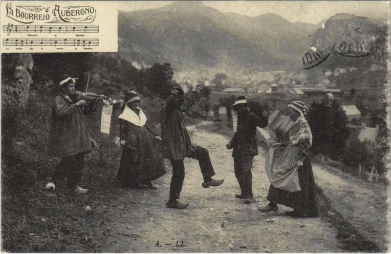 Carte postale ancienne La Bourree Auvergnate - Folklore - Reprint