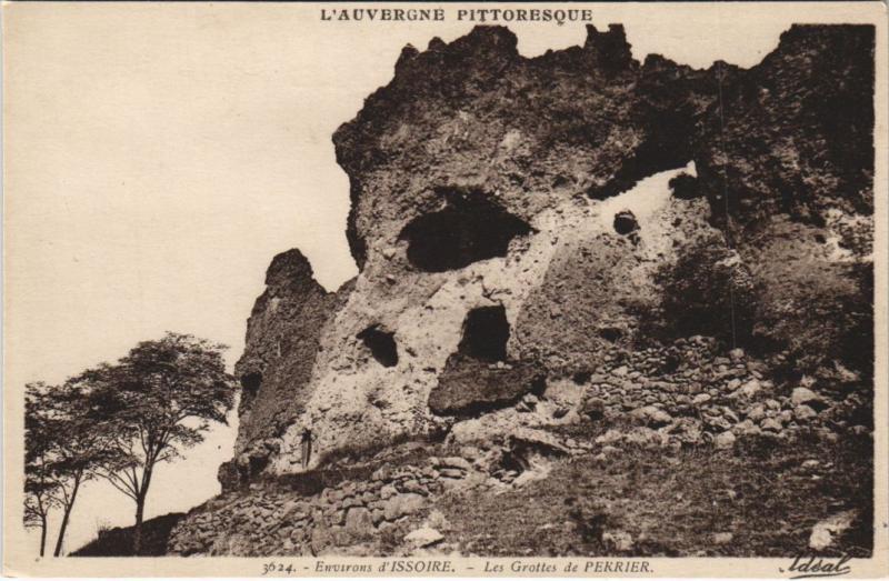Carte postale ancienne Issoire Environs - Les Grottes de Pekrier à Issoire