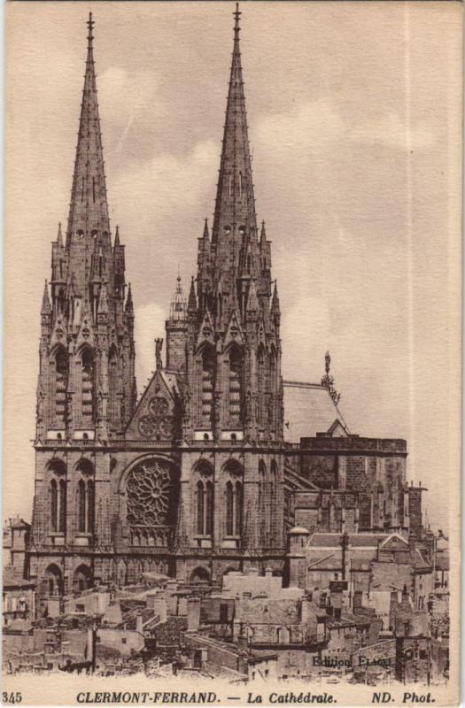 Carte postale ancienne Clermont Ferrand La Cathedrale à Clermont-Ferrand