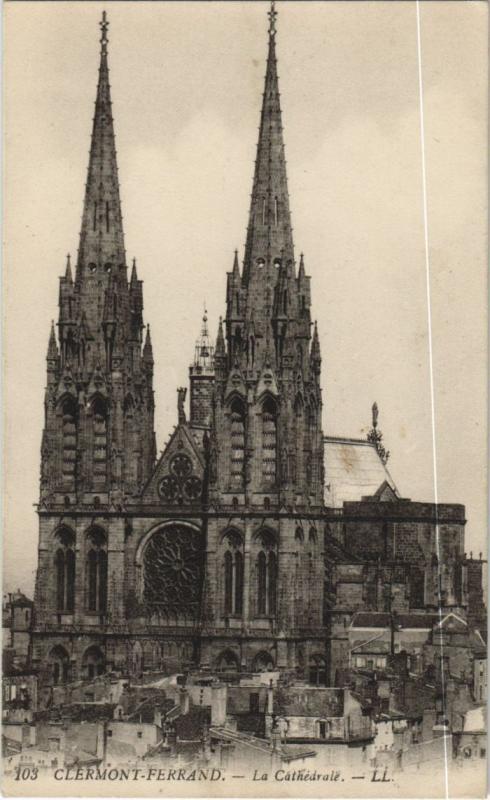 Carte postale ancienne Clermont Ferrand La Cathedrale à Clermont-Ferrand