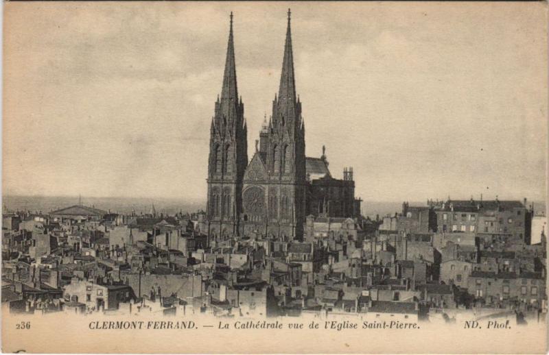 Carte postale ancienne Clermont Ferrand La Cathedrale à Clermont-Ferrand