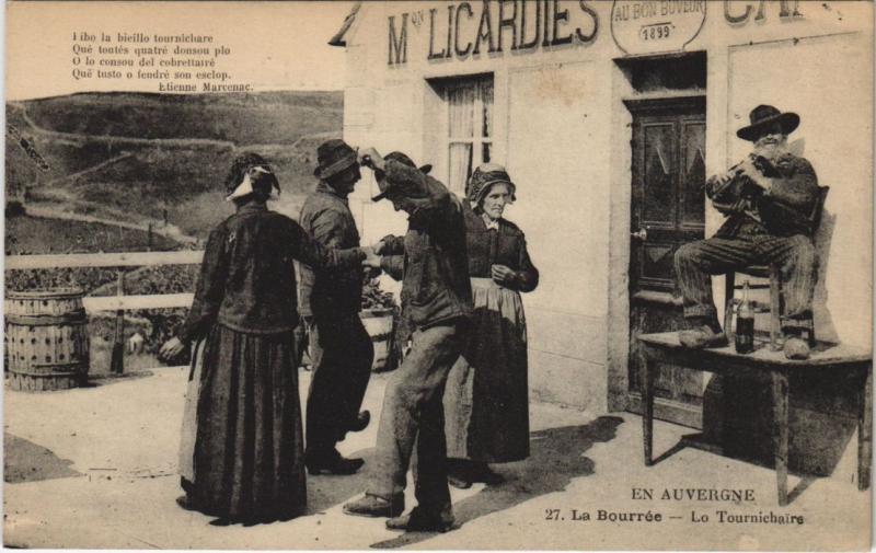 Carte postale ancienne La Bourree - Folklore