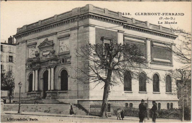 Carte postale ancienne Clermont Ferrand Le Musee à Clermont-Ferrand