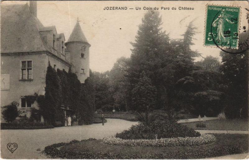 Carte postale ancienne Jozerand Un Coin du Parc du Chateau à Jozerand
