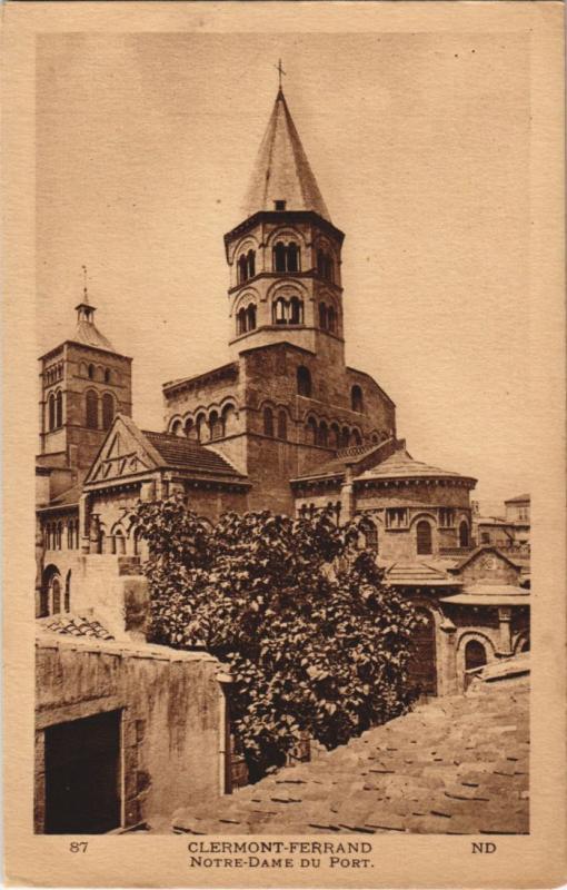 Carte postale ancienne Clermont Ferrand Notre Dame du Port à Clermont-Ferrand