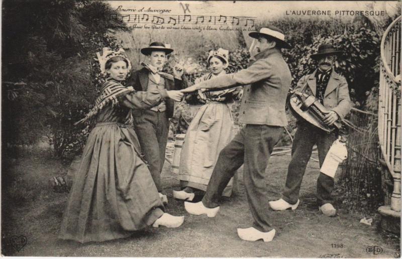 Carte postale ancienne Bourree d'Auvergne - Folklore