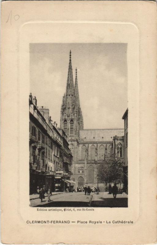 Carte postale ancienne Clermont Ferrand Place Royale, la Cathedrale à Clermont-Ferrand