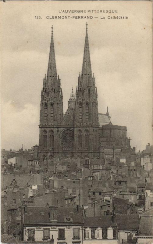 Carte postale ancienne Clermont Ferrand La Cathedrale à Clermont-Ferrand