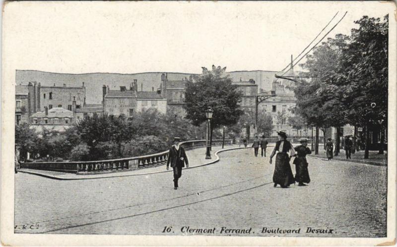 Carte postale ancienne Clermont Ferrand Boulevard Desaix à Clermont-Ferrand