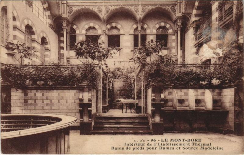 Carte postale ancienne Mont Dore Interieur de l'Etablissement Thermal à Mont-Dore