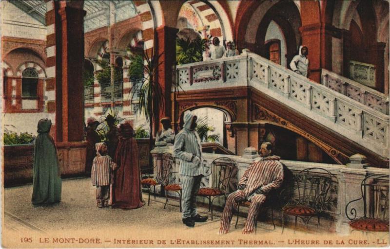 Carte postale ancienne Mont Dore Interieur de l'Etablissement Thermal ,Heure de la Cure à Mont-Dore