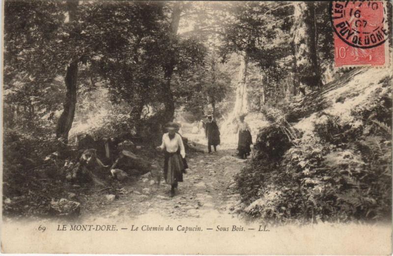 Carte postale ancienne Mont Dore Le Chemin du Capucin à Mont-Dore