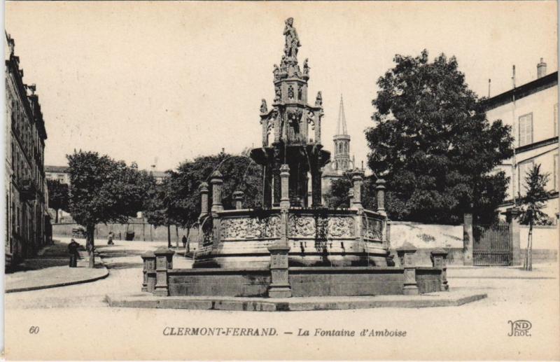 Carte postale ancienne Clermont Ferrand Fontaine d'Amboise à Clermont-Ferrand
