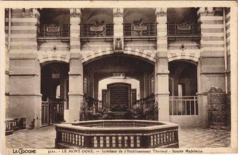 Carte postale ancienne Mont Dore Interieur de l'Etablissement Thermal à Mont-Dore